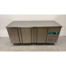 Stainless steel freezer workbench, 3 doors