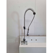 Shower flush faucet with hands-free control