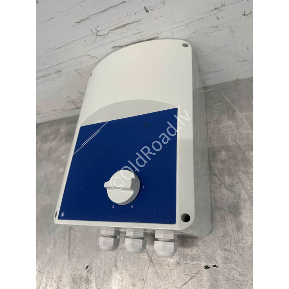 Voltage regulator 7.5A 230V