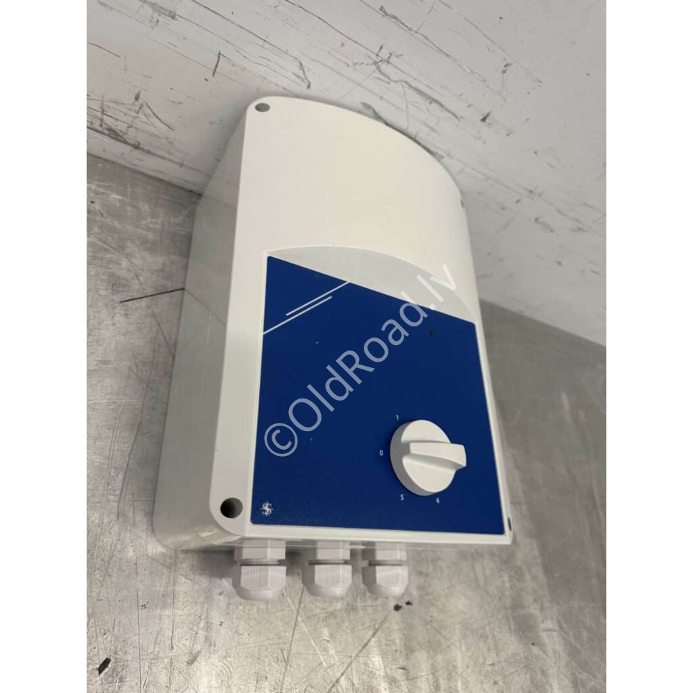 Voltage regulator 7.5A 230V