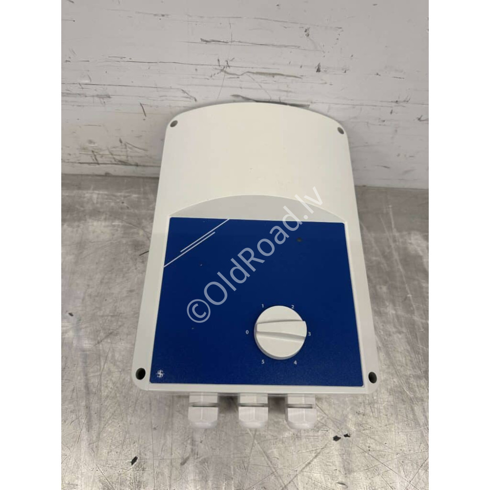 Voltage regulator 7.5A 230V